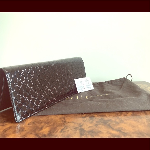 Gucci Handbags - Gucci clutch patent leather Brand New Authentic